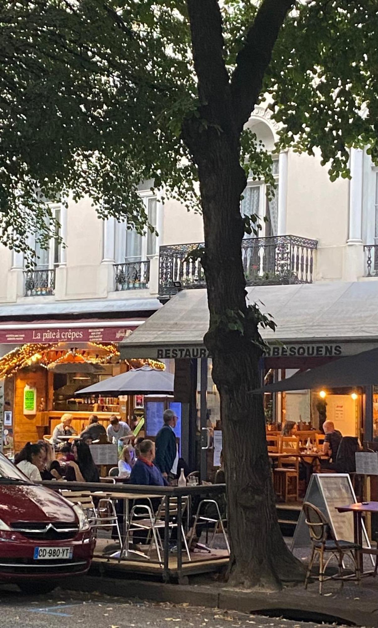 Au 47 Allees D'Etigny - Central & Standing - Avec Parking - Linge De Lit Et De Toilette Inclus Bagnères-de-Luchon Екстериор снимка